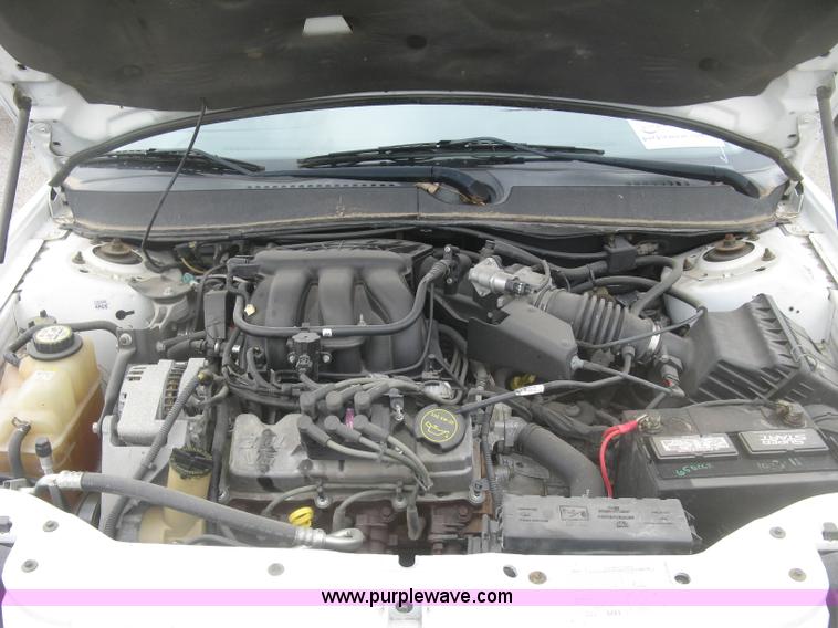 image for item H8742 2006 Ford Taurus SE