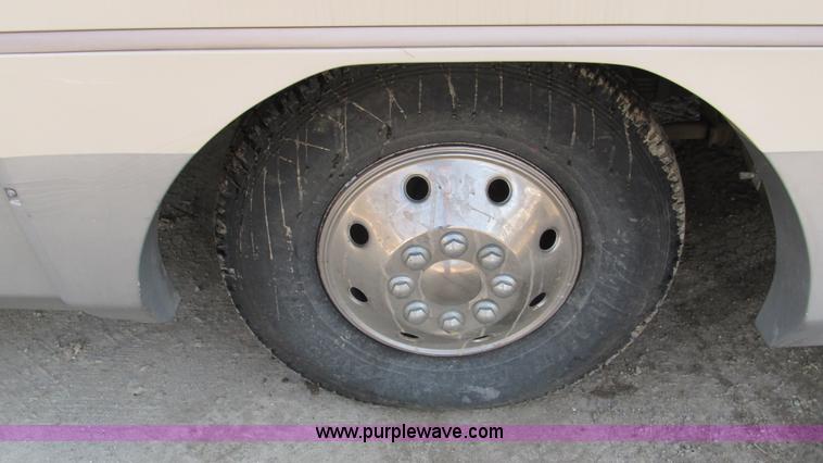 image for item I3062 1987 Chevrolet P30 Fleetwood/Southwind RV