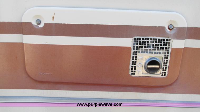 image for item I3062 1987 Chevrolet P30 Fleetwood/Southwind RV