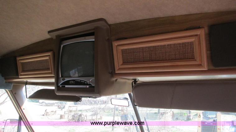 image for item I3062 1987 Chevrolet P30 Fleetwood/Southwind RV