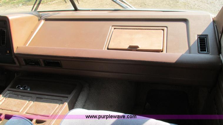 image for item I3062 1987 Chevrolet P30 Fleetwood/Southwind RV