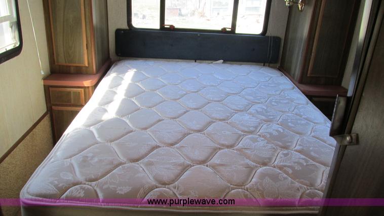 image for item I3062 1987 Chevrolet P30 Fleetwood/Southwind RV