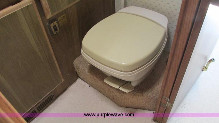 image for item I3062 1987 Chevrolet P30 Fleetwood/Southwind RV