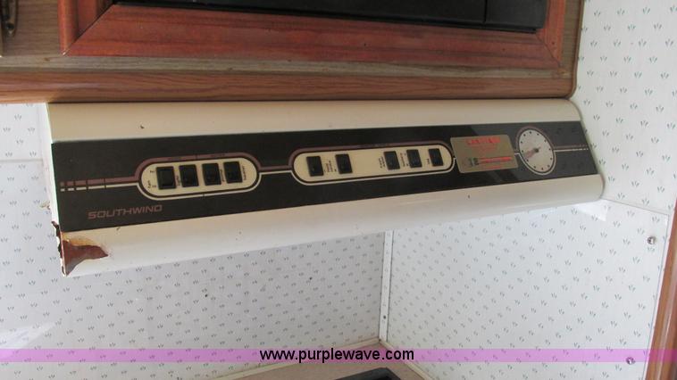 image for item I3062 1987 Chevrolet P30 Fleetwood/Southwind RV