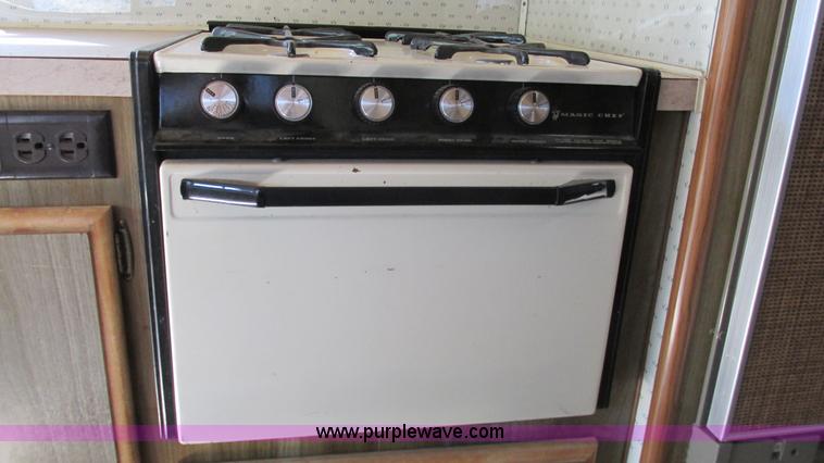 image for item I3062 1987 Chevrolet P30 Fleetwood/Southwind RV