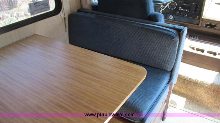 image for item I3062 1987 Chevrolet P30 Fleetwood/Southwind RV