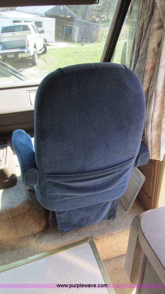 image for item I3062 1987 Chevrolet P30 Fleetwood/Southwind RV