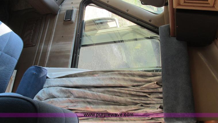 image for item I3062 1987 Chevrolet P30 Fleetwood/Southwind RV