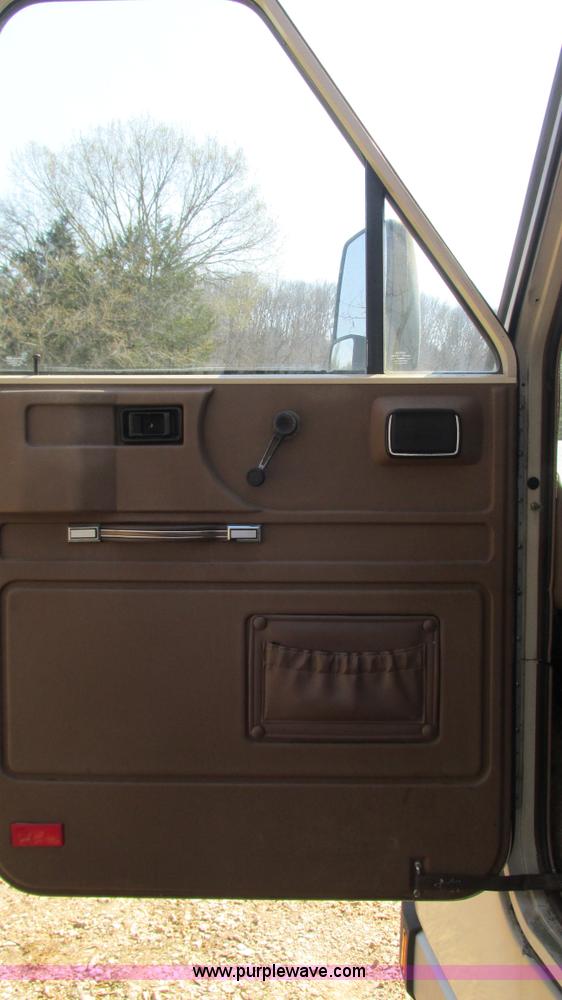 image for item I3062 1987 Chevrolet P30 Fleetwood/Southwind RV