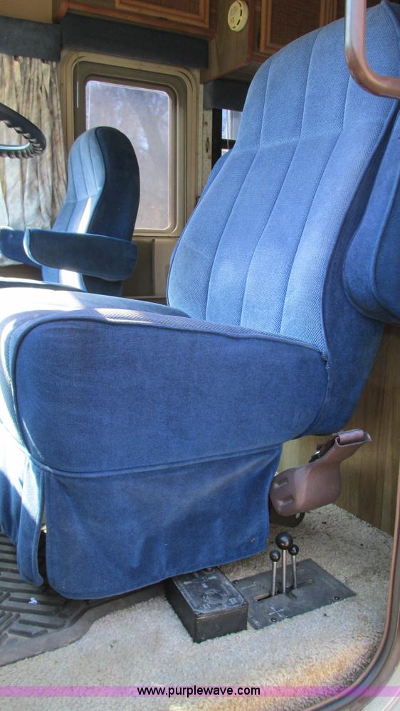 image for item I3062 1987 Chevrolet P30 Fleetwood/Southwind RV