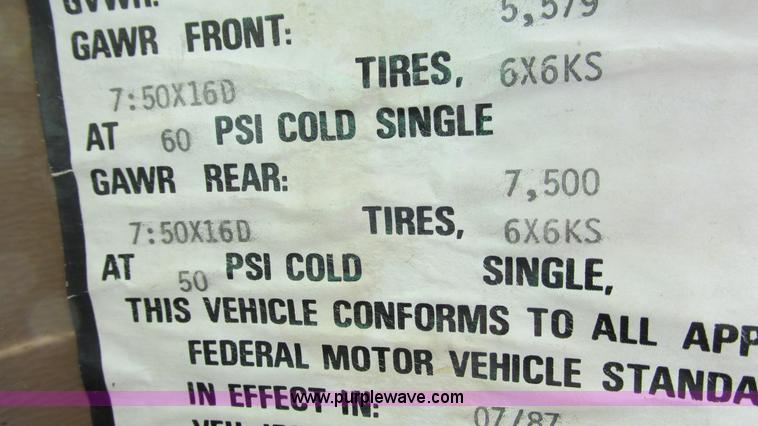 image for item I3062 1987 Chevrolet P30 Fleetwood/Southwind RV