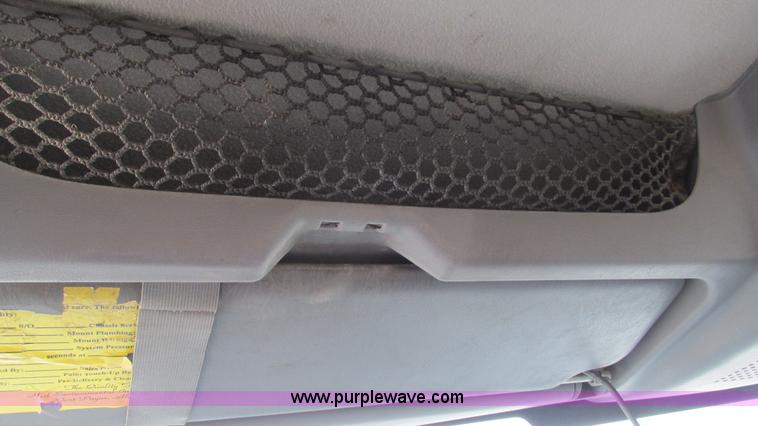 image for item I3069 2005 International 7300 truck cab and chassis