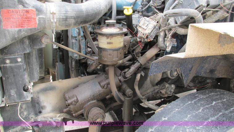 image for item I3069 2005 International 7300 truck cab and chassis