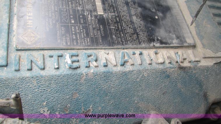 image for item I3069 2005 International 7300 truck cab and chassis