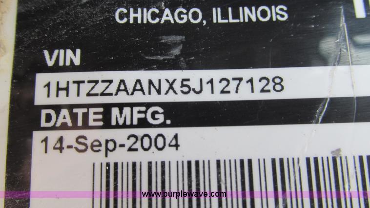 image for item I3069 2005 International 7300 truck cab and chassis