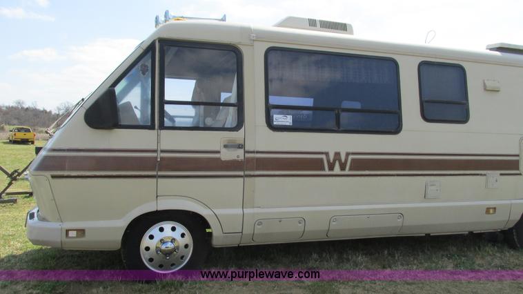 image for item I3073 1984 Chevrolet P30 Winnebago Elandan