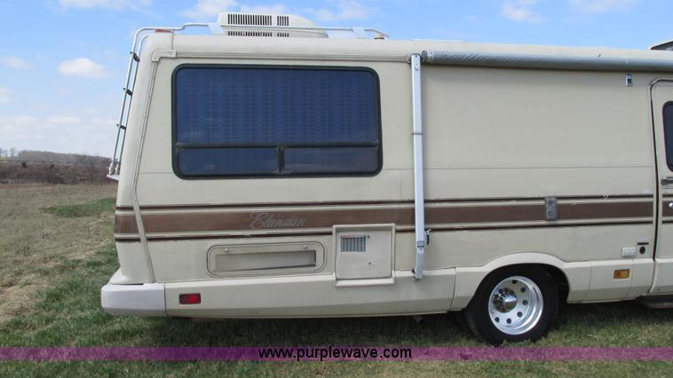 image for item I3073 1984 Chevrolet P30 Winnebago Elandan