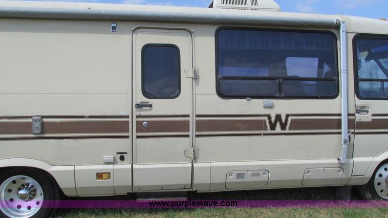 image for item I3073 1984 Chevrolet P30 Winnebago Elandan