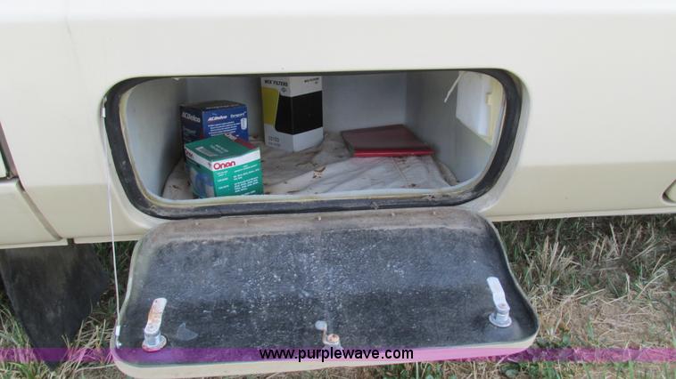 image for item I3073 1984 Chevrolet P30 Winnebago Elandan