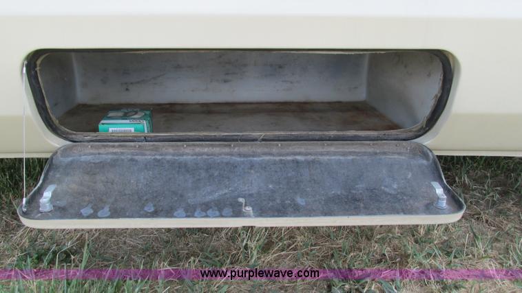 image for item I3073 1984 Chevrolet P30 Winnebago Elandan