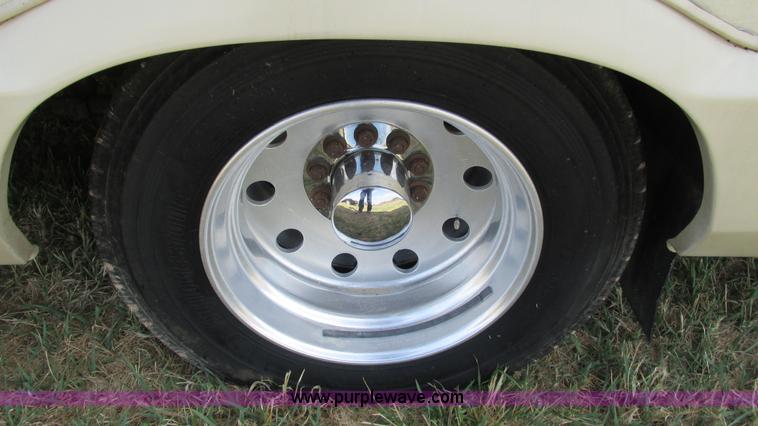 image for item I3073 1984 Chevrolet P30 Winnebago Elandan