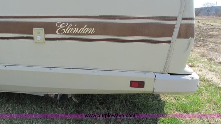 image for item I3073 1984 Chevrolet P30 Winnebago Elandan