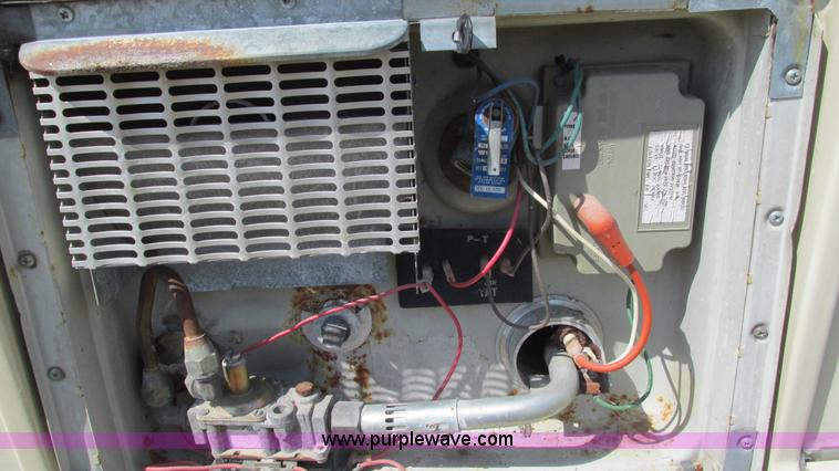 image for item I3073 1984 Chevrolet P30 Winnebago Elandan