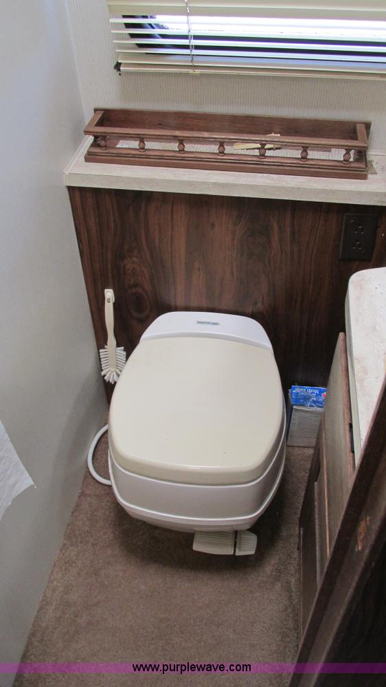 image for item I3073 1984 Chevrolet P30 Winnebago Elandan