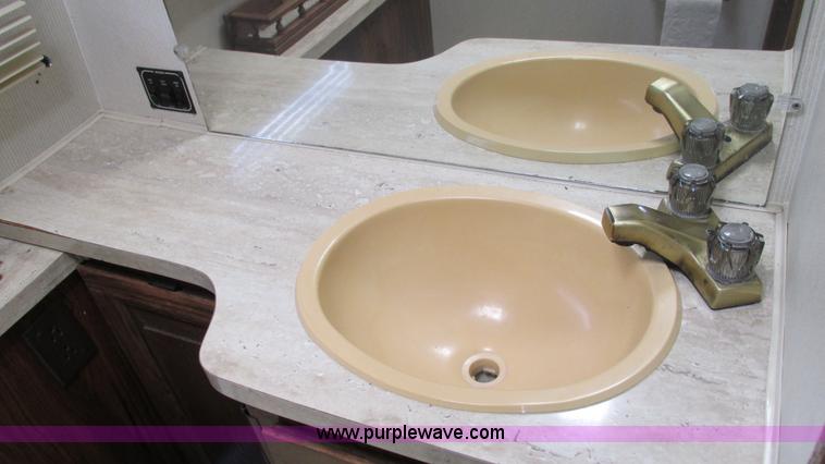 image for item I3073 1984 Chevrolet P30 Winnebago Elandan