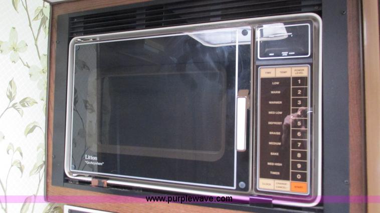 image for item I3073 1984 Chevrolet P30 Winnebago Elandan