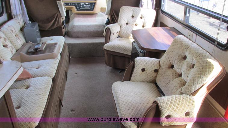 image for item I3073 1984 Chevrolet P30 Winnebago Elandan