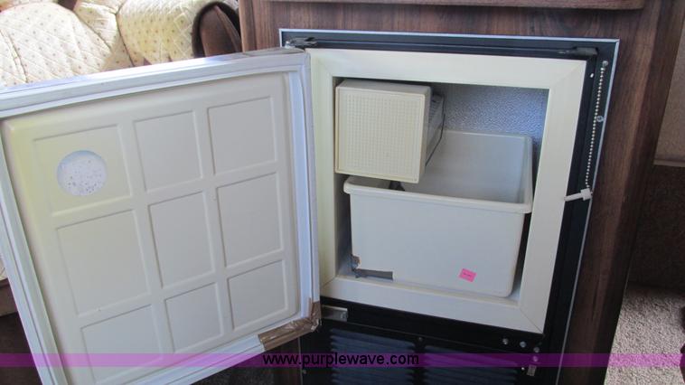 image for item I3073 1984 Chevrolet P30 Winnebago Elandan