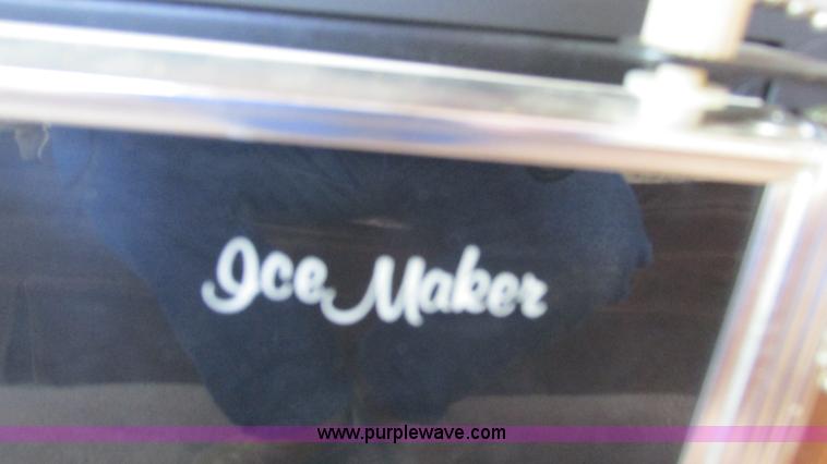 image for item I3073 1984 Chevrolet P30 Winnebago Elandan