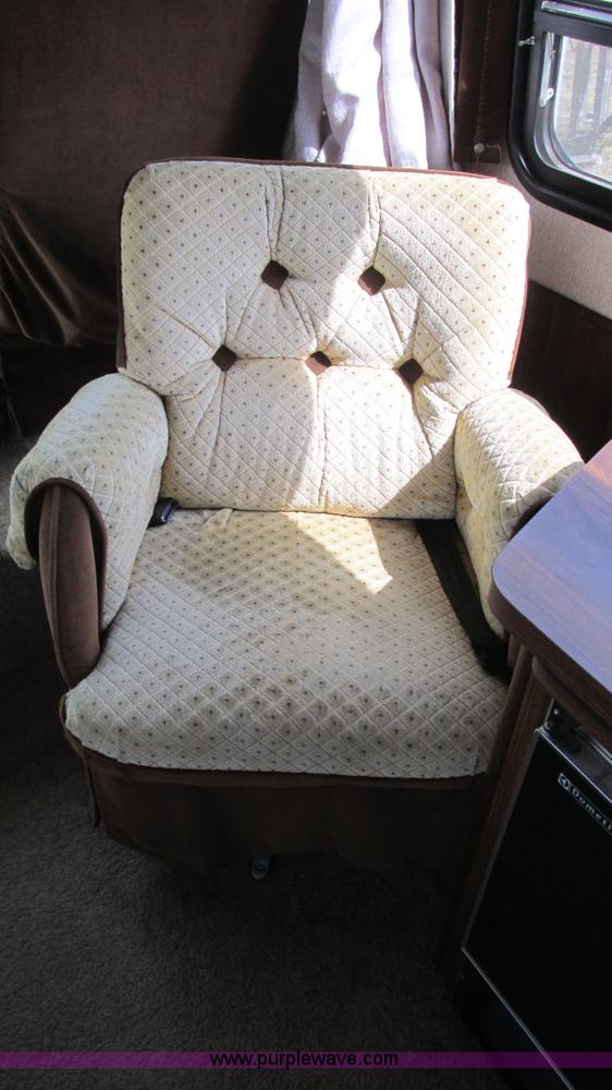 image for item I3073 1984 Chevrolet P30 Winnebago Elandan