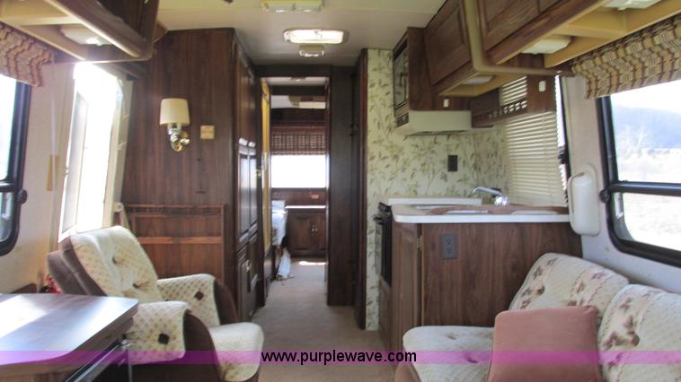 image for item I3073 1984 Chevrolet P30 Winnebago Elandan