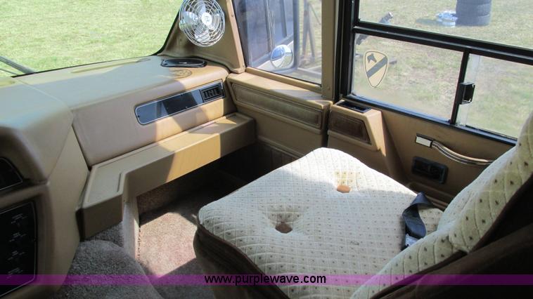 image for item I3073 1984 Chevrolet P30 Winnebago Elandan
