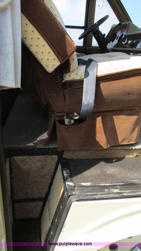 image for item I3073 1984 Chevrolet P30 Winnebago Elandan