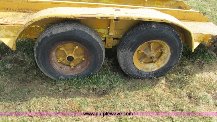 image for item I3075 1992 shop built trailer