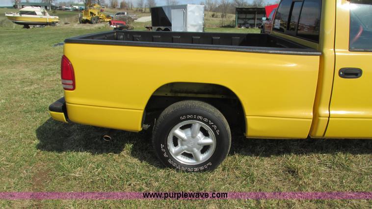 image for item I3077 1999 Dodge Dakota Sport pickup truck