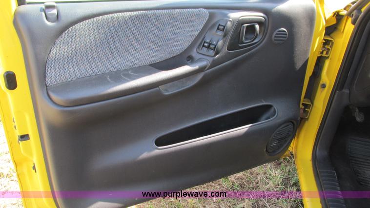 image for item I3077 1999 Dodge Dakota Sport pickup truck