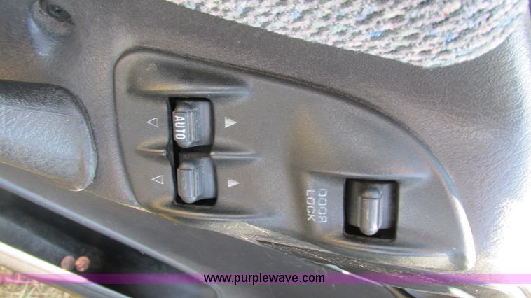 image for item I3077 1999 Dodge Dakota Sport pickup truck