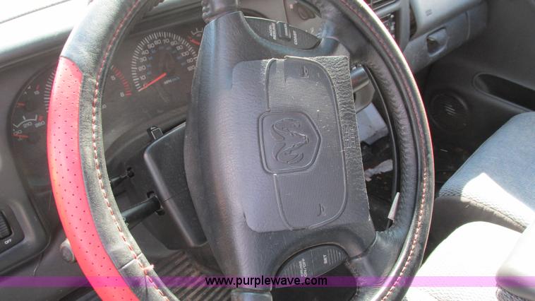 image for item I3077 1999 Dodge Dakota Sport pickup truck