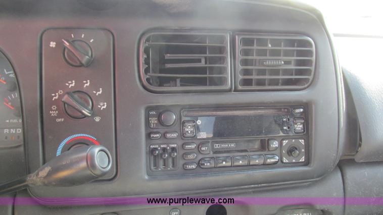 image for item I3077 1999 Dodge Dakota Sport pickup truck