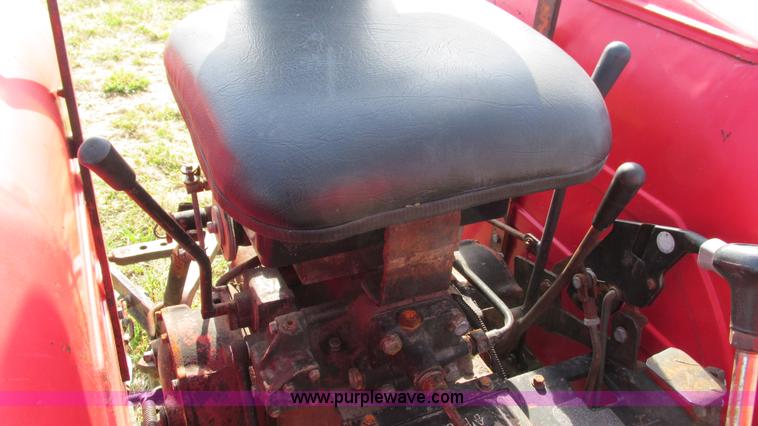 image for item I3081 1999 Jiangxi 274-1 MFWD tractor