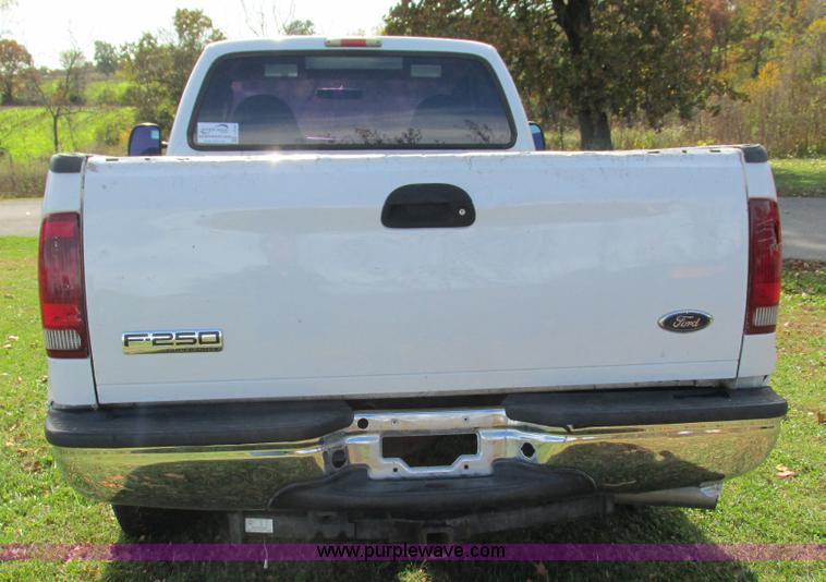 image for item I3199 2006 Ford F250 Super Duty pickup truck