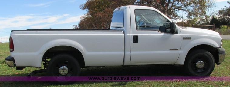 image for item I3199 2006 Ford F250 Super Duty pickup truck