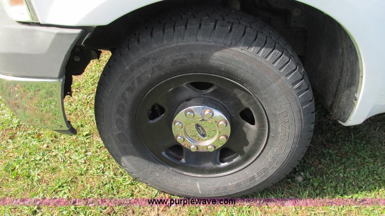 image for item I3199 2006 Ford F250 Super Duty pickup truck