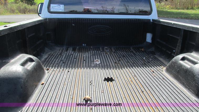 image for item I3199 2006 Ford F250 Super Duty pickup truck
