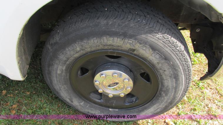 image for item I3199 2006 Ford F250 Super Duty pickup truck