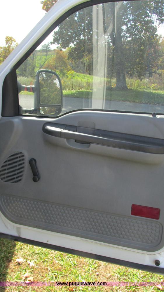 image for item I3199 2006 Ford F250 Super Duty pickup truck